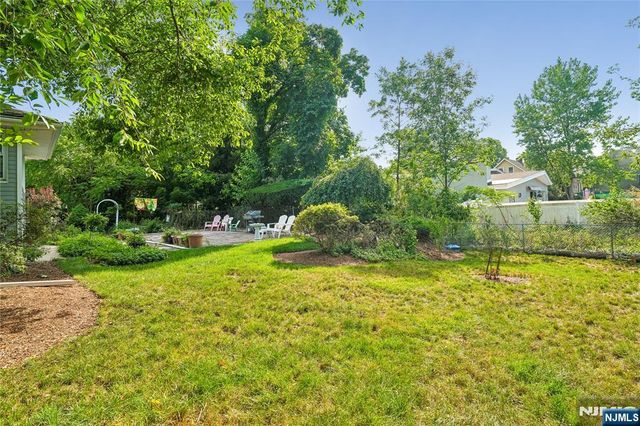 425 Beech Avenue, Paramus, NJ 07652