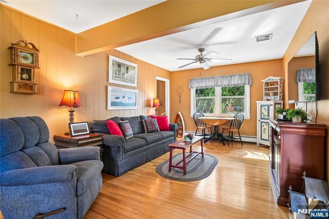 425 Beech Avenue, Paramus, NJ 07652
