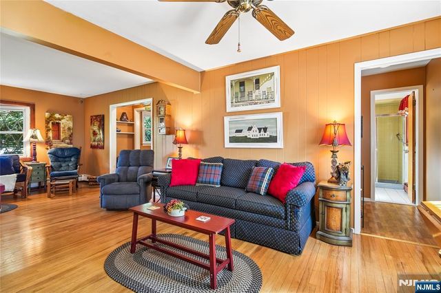 425 Beech Avenue, Paramus, NJ 07652