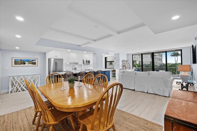 2860 S Ocean Boulevard 201, Palm Beach, FL 33480