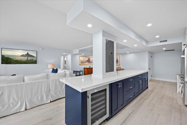 2860 S Ocean Boulevard 201, Palm Beach, FL 33480