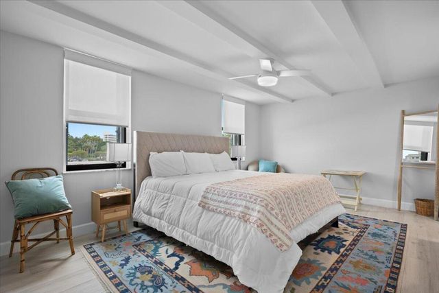 2860 S Ocean Boulevard 201, Palm Beach, FL 33480