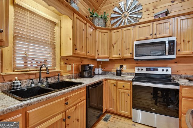 764 Ducktown Lane, Ellijay, GA 30540