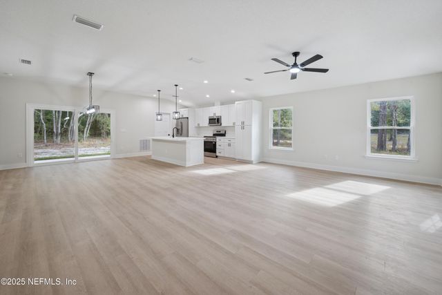 106 COLUMBIA Avenue, Florahome, FL 32140