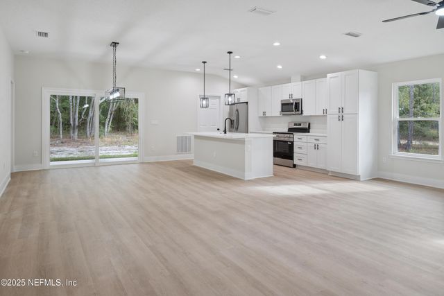 106 COLUMBIA Avenue, Florahome, FL 32140