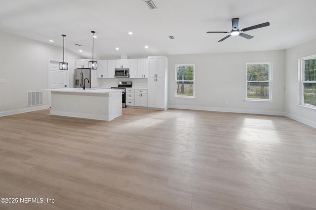 106 COLUMBIA Avenue, Florahome, FL 32140