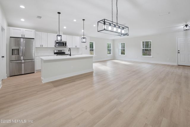 106 COLUMBIA Avenue, Florahome, FL 32140