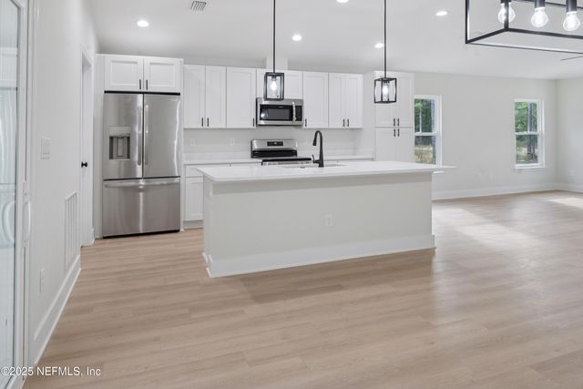 106 COLUMBIA Avenue, Florahome, FL 32140