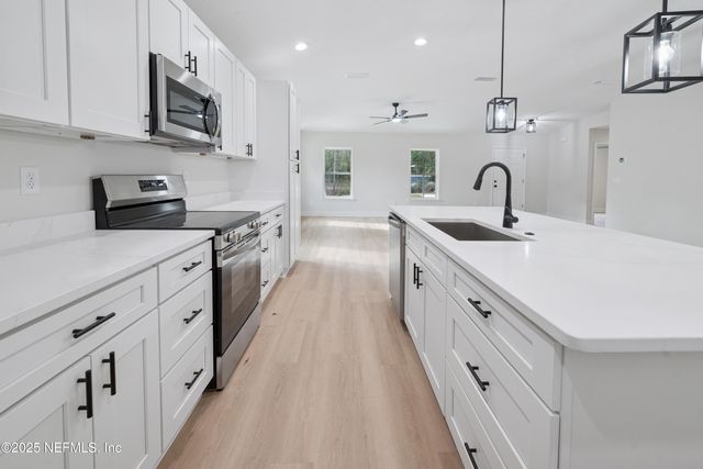 106 COLUMBIA Avenue, Florahome, FL 32140