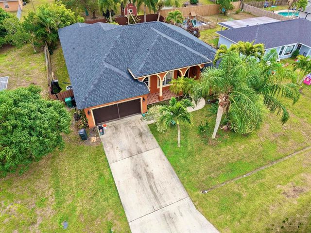 624 SW Nichols Terrace, Port St. Lucie, FL 34953