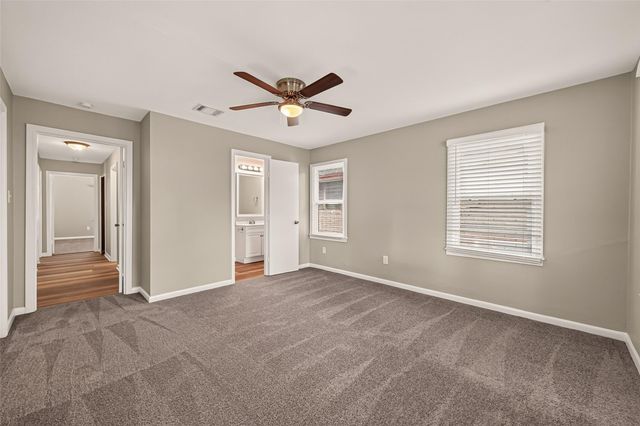 1905 5th Avenue N, Texas City, TX 77590