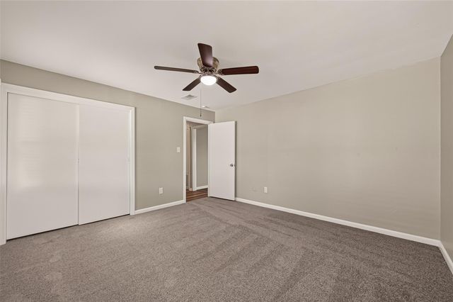 1905 5th Avenue N, Texas City, TX 77590