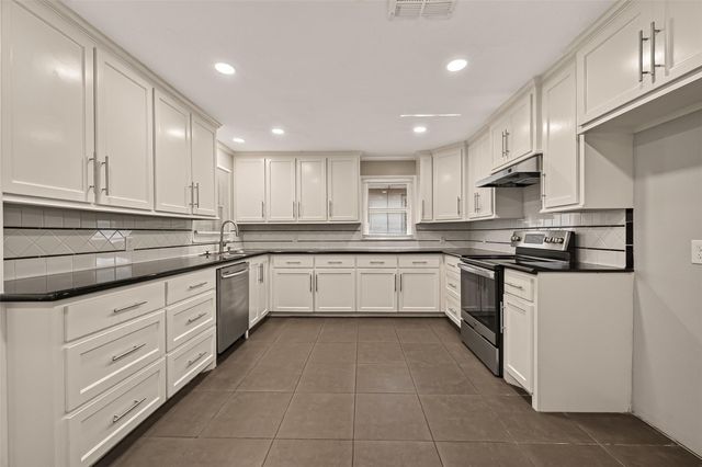 1905 5th Avenue N, Texas City, TX 77590
