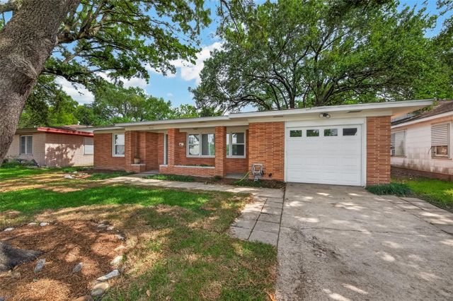 1905 5th Avenue N, Texas City, TX 77590