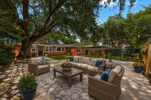 1905 5th Avenue N, Texas City, TX 77590
