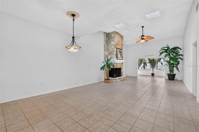 1111 LAKESHORE DRIVE C3, Eustis, FL 32726