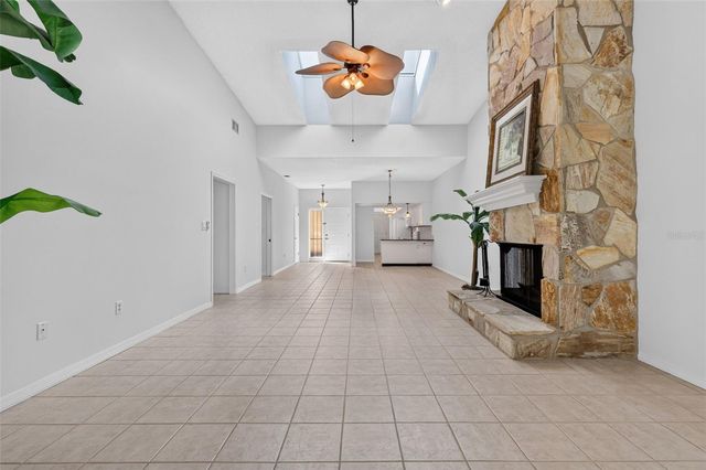 1111 LAKESHORE DRIVE C3, Eustis, FL 32726