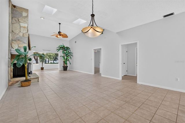 1111 LAKESHORE DRIVE C3, Eustis, FL 32726