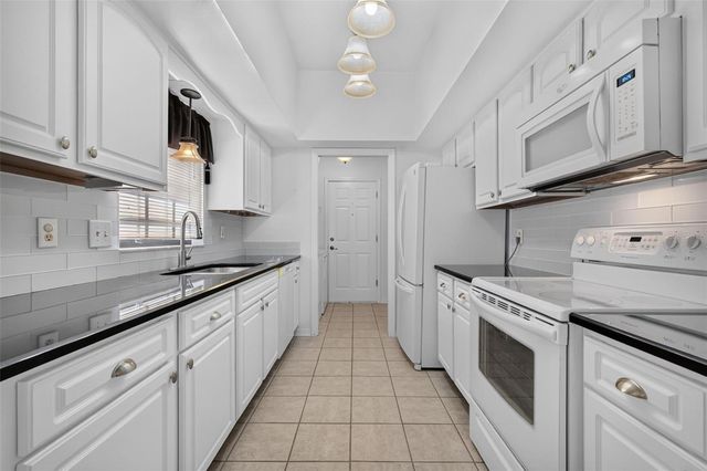 1111 LAKESHORE DRIVE C3, Eustis, FL 32726