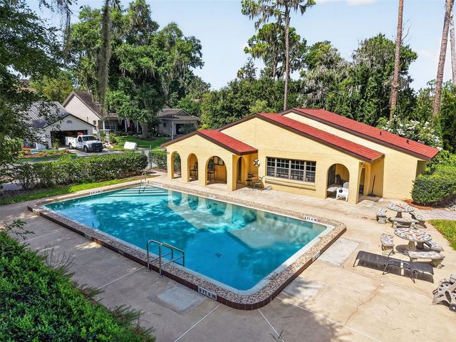 1111 LAKESHORE DRIVE C3, Eustis, FL 32726