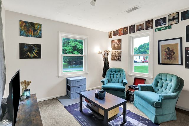 818 Vasbinder Drive, Chesterfield, IN 46017