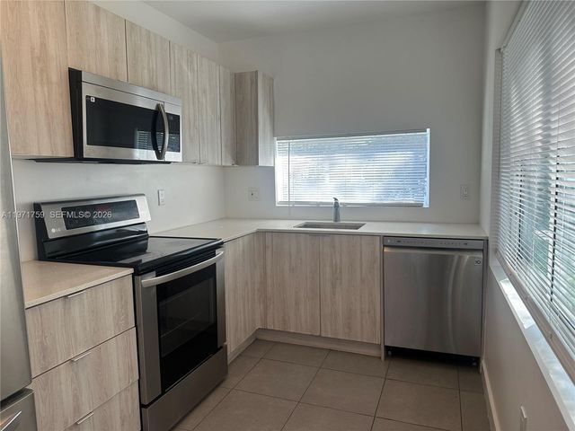 2206 Simms St, Hollywood, FL 33020