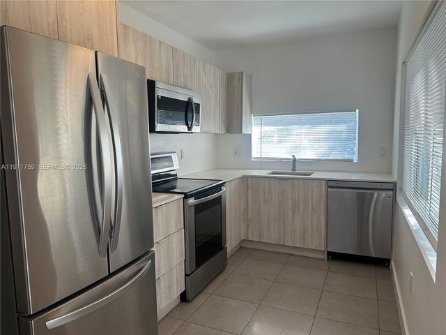 2206 Simms St, Hollywood, FL 33020