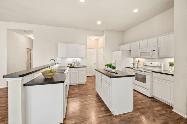 9844 Meadow Rue Drive, Mckinney, TX 75072