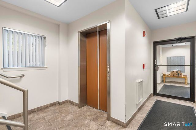 34 Crescent Street 1H, Stamford, CT 06906
