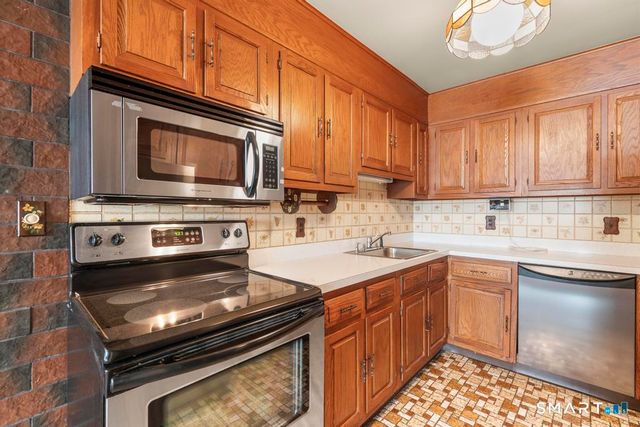 34 Crescent Street 1H, Stamford, CT 06906