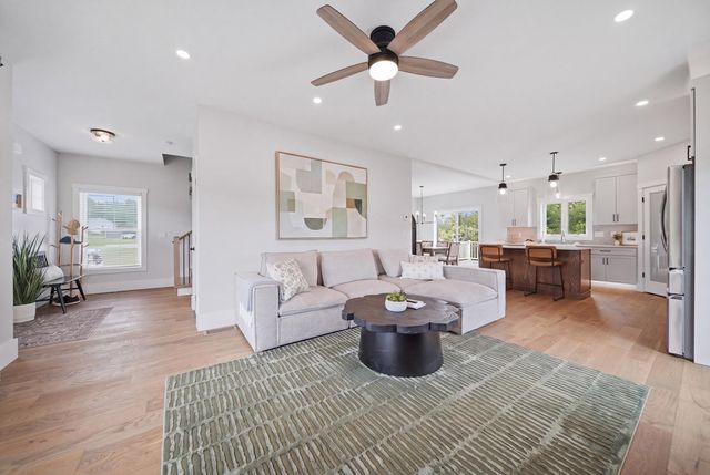 418 Blane Circle, Pembroke, NH 03275