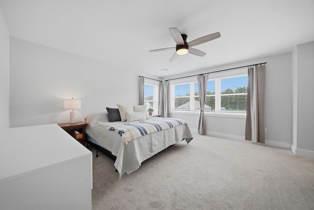 418 Blane Circle, Pembroke, NH 03275