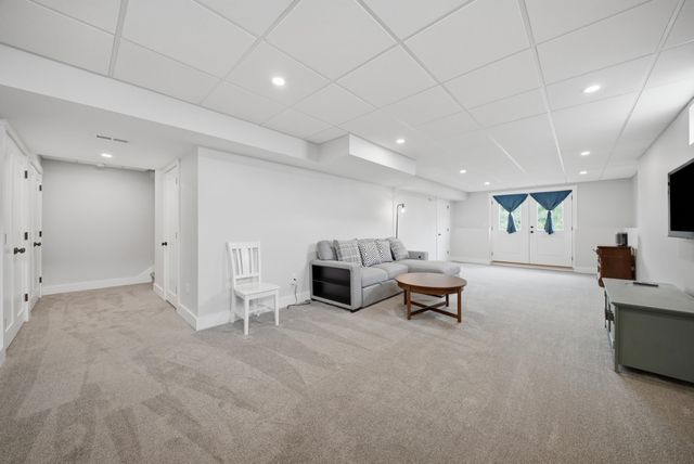 418 Blane Circle, Pembroke, NH 03275