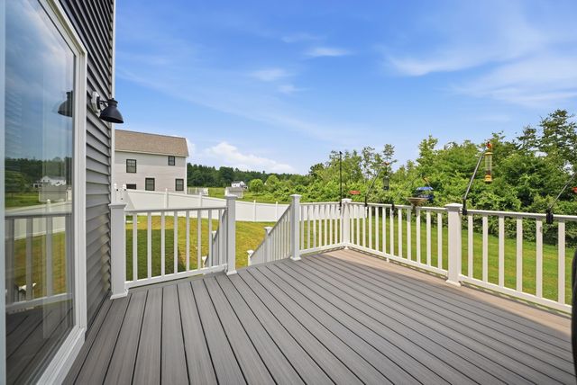 418 Blane Circle, Pembroke, NH 03275