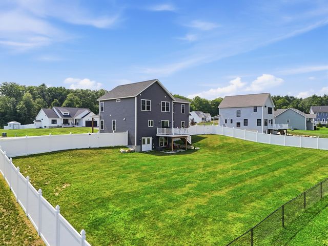 418 Blane Circle, Pembroke, NH 03275