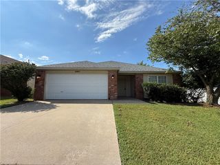 2403 SW Choctaw Street, Bentonville, AR 72712
