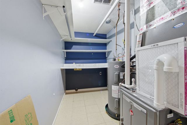 1930 N Cardington St, Wichita, KS 67212