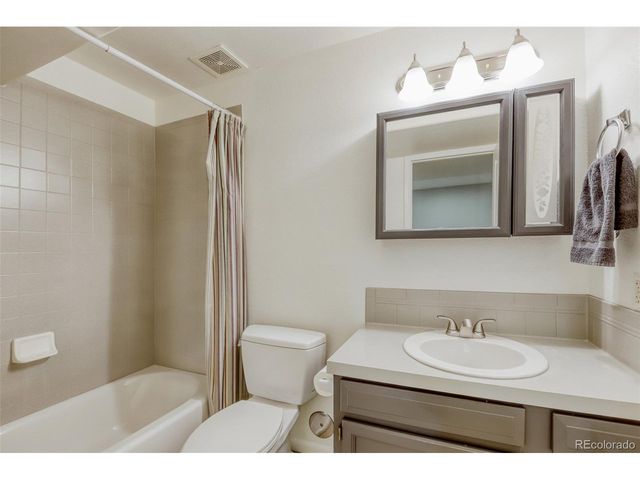 2606 Willow Creek Dr, Fort Collins, CO 80525