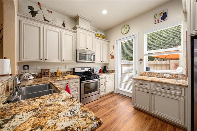 7247 Orchard Cir, Penryn, CA 95663