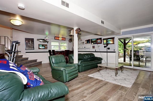 6 Cooper Drive, Wanaque, NJ 07465