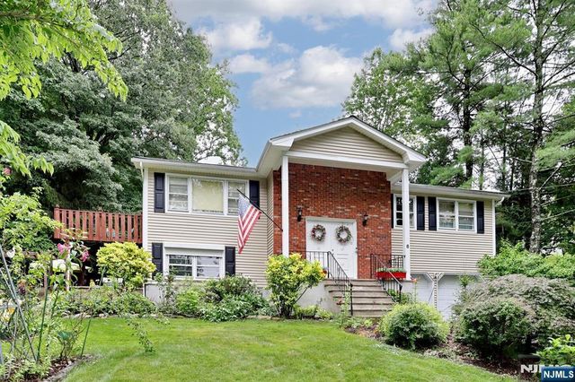 6 Cooper Drive, Wanaque, NJ 07465