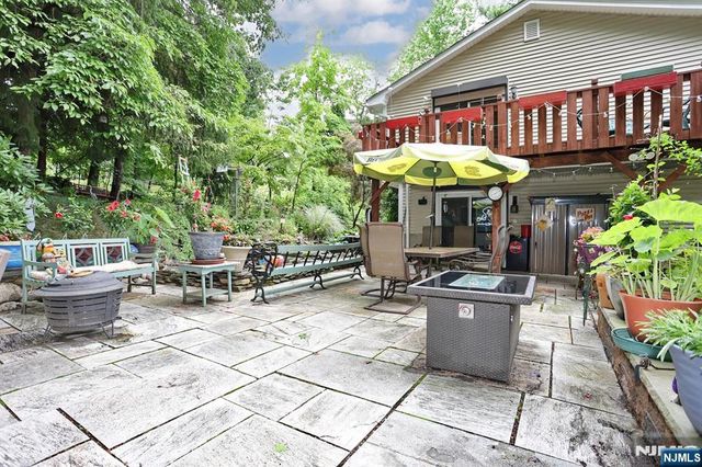 6 Cooper Drive, Wanaque, NJ 07465