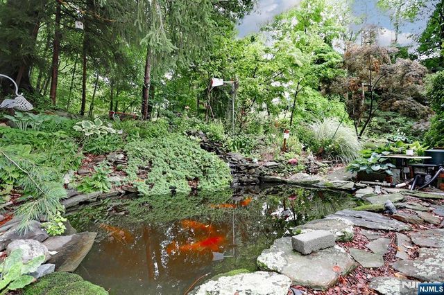 6 Cooper Drive, Wanaque, NJ 07465