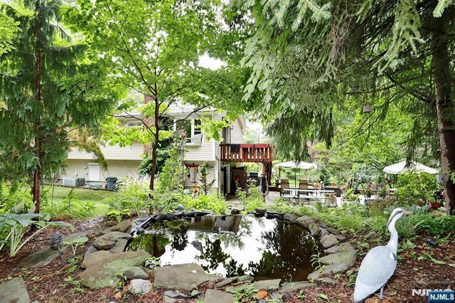 6 Cooper Drive, Wanaque, NJ 07465