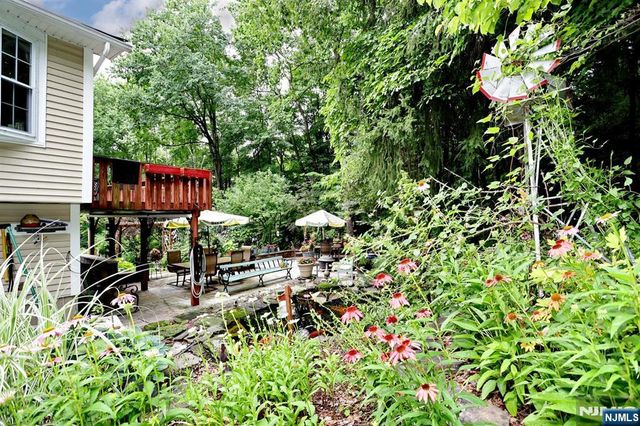 6 Cooper Drive, Wanaque, NJ 07465