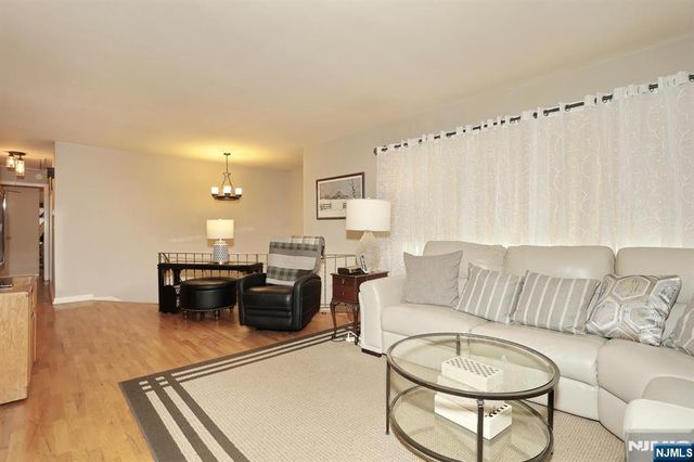 6 Cooper Drive, Wanaque, NJ 07465