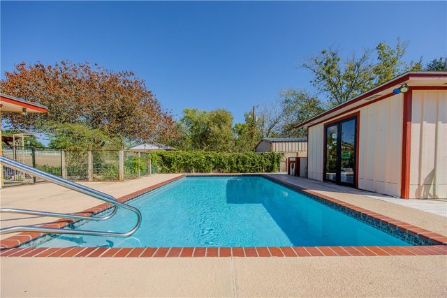 1051 FM 109, Brenham, TX 77833