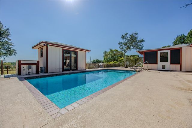 1051 FM 109, Brenham, TX 77833