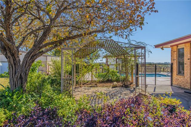 1051 FM 109, Brenham, TX 77833