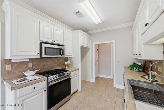 215 Tucker Drive, Brandon, MS 39042